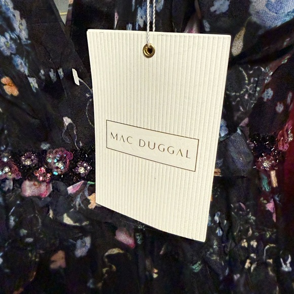 Ieena x Mac Duggal ruffled floral cap-sleeve v-neck gown in black chiffon - Picture 7 of 9